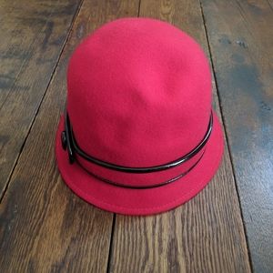 Vintage Red and Black Cloche Hat//Y2K does '20s